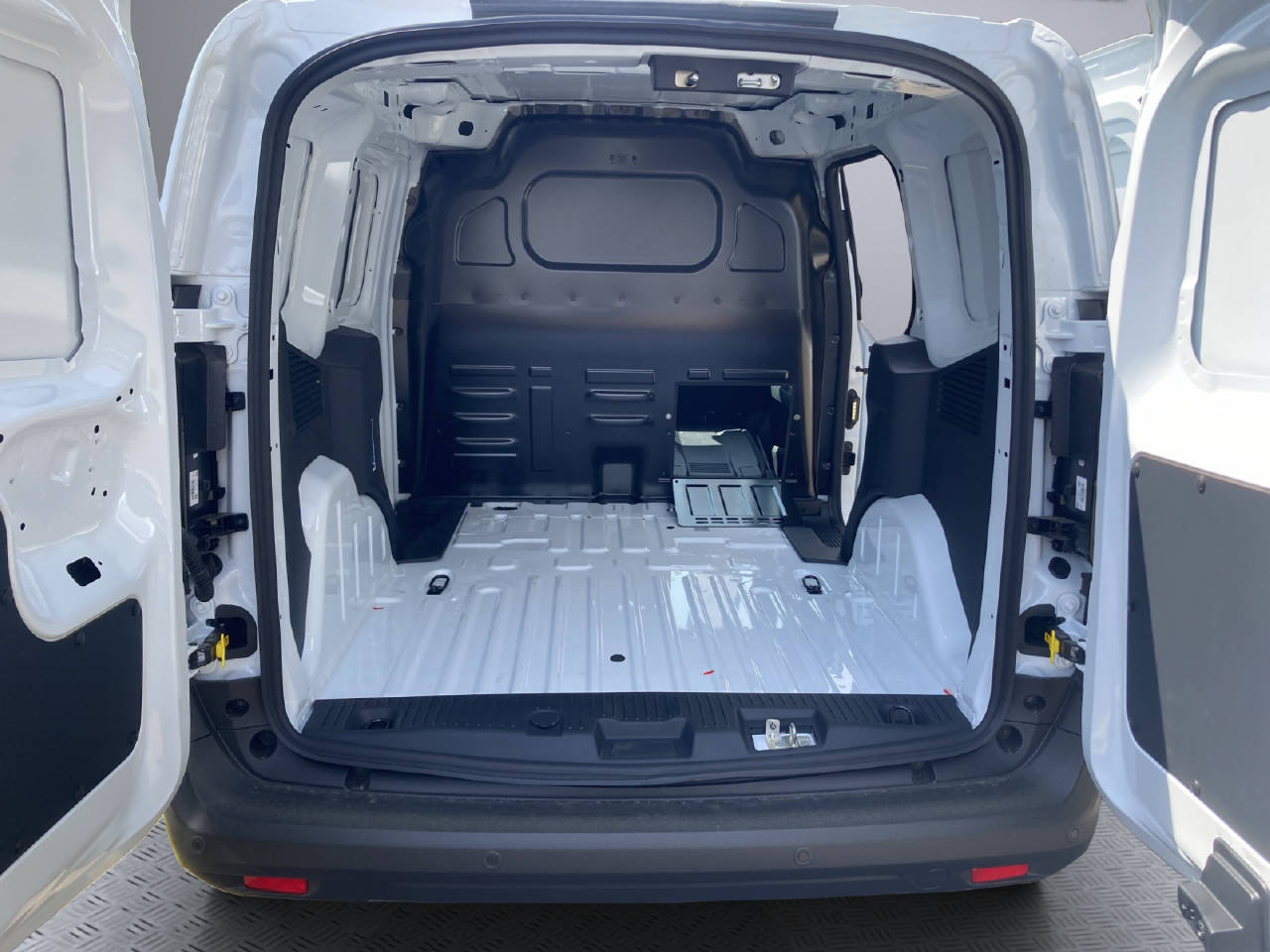 FORD Transit Courier Van 1.0 EcoBoost Trend, Essence, Voiture nouvelle, Automatique - 5