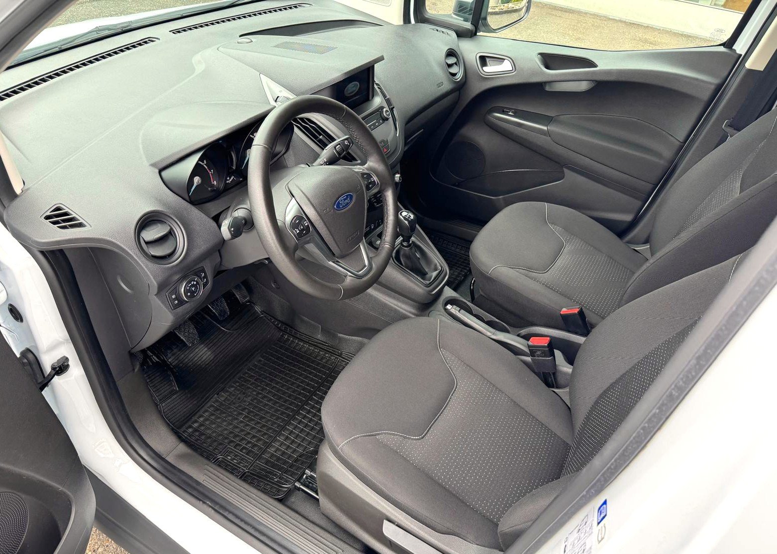 FORD Transit Courier 1.0 Basis, Essence, Occasion / Utilisé, Manuelle - 2