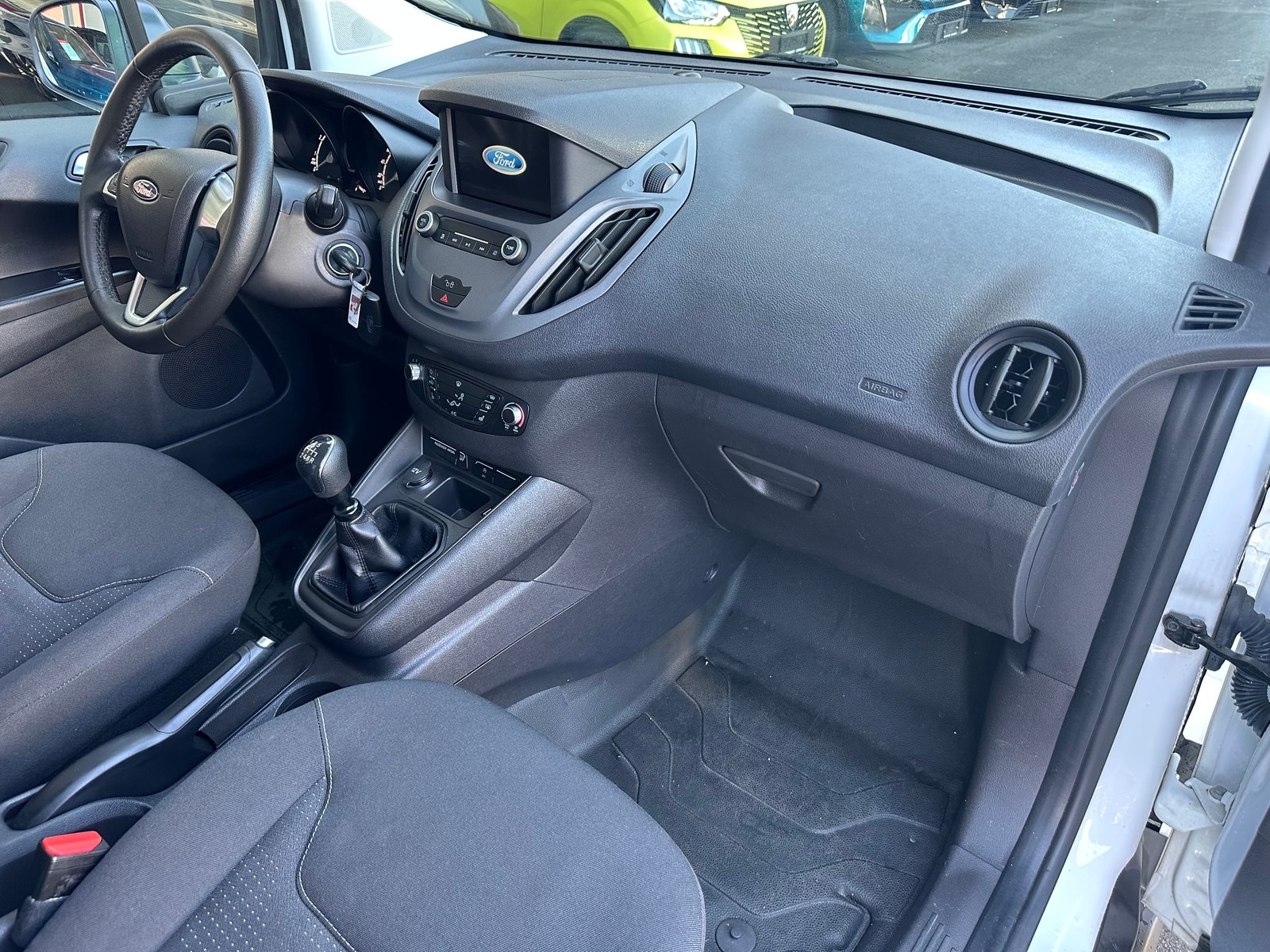 FORD Transit Courier Van 1.0 EcoBoost Trend, Petrol, Second hand / Used, Manual - 6