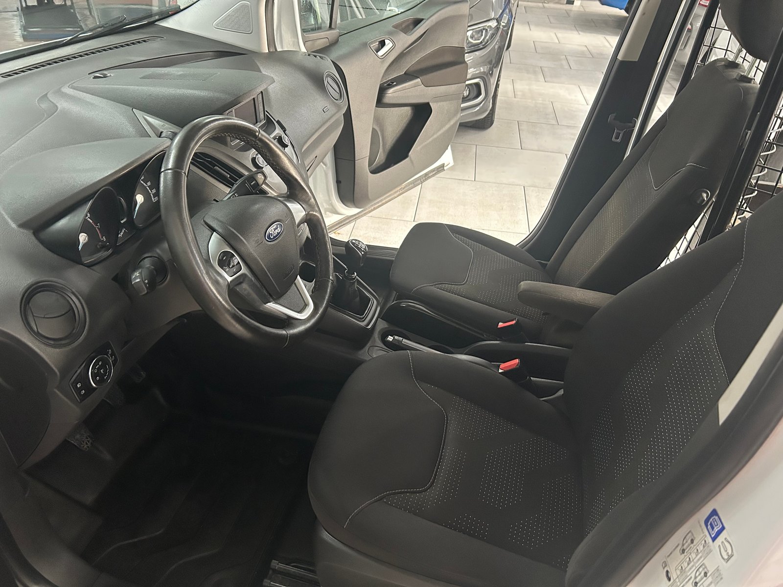 FORD Transit Courier Van 1.0 EcoBoost Trend, Benzin, Occasion / Gebraucht, Handschaltung - 6