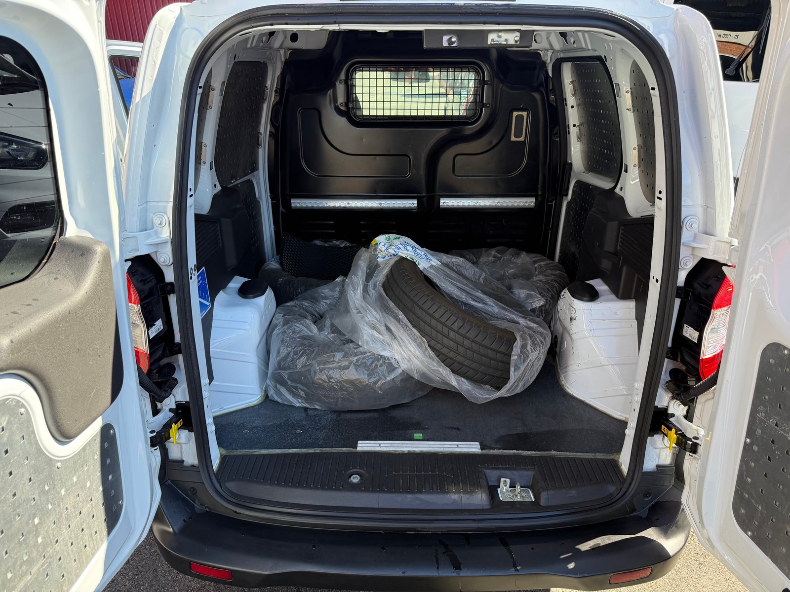 FORD Transit Courier Van 1.5 TDCi Trend, Diesel, Second hand / Used, Manual - 3