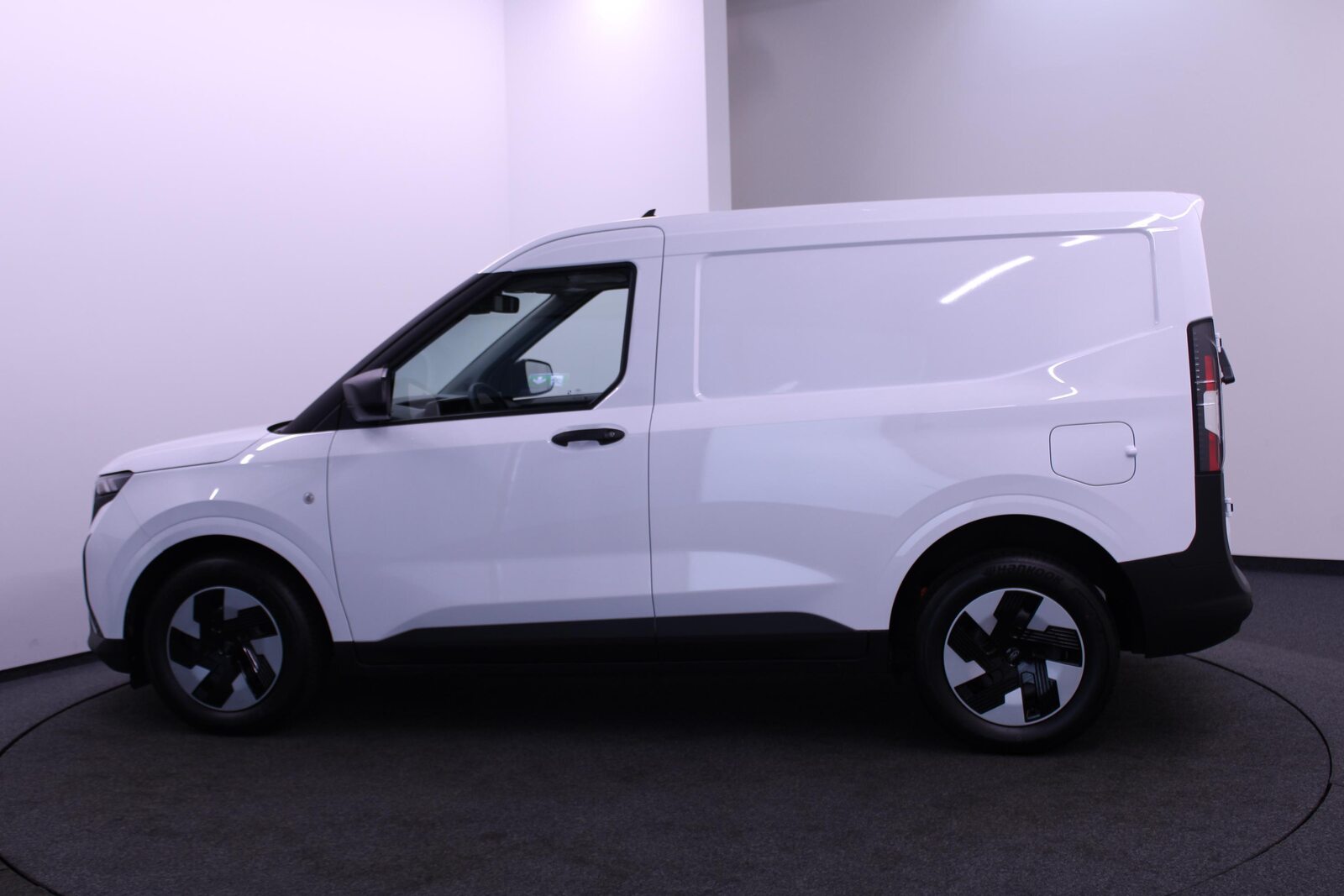 FORD E-Transit Courier Van Trend, Elektro, Vorführwagen, Automatik - 2
