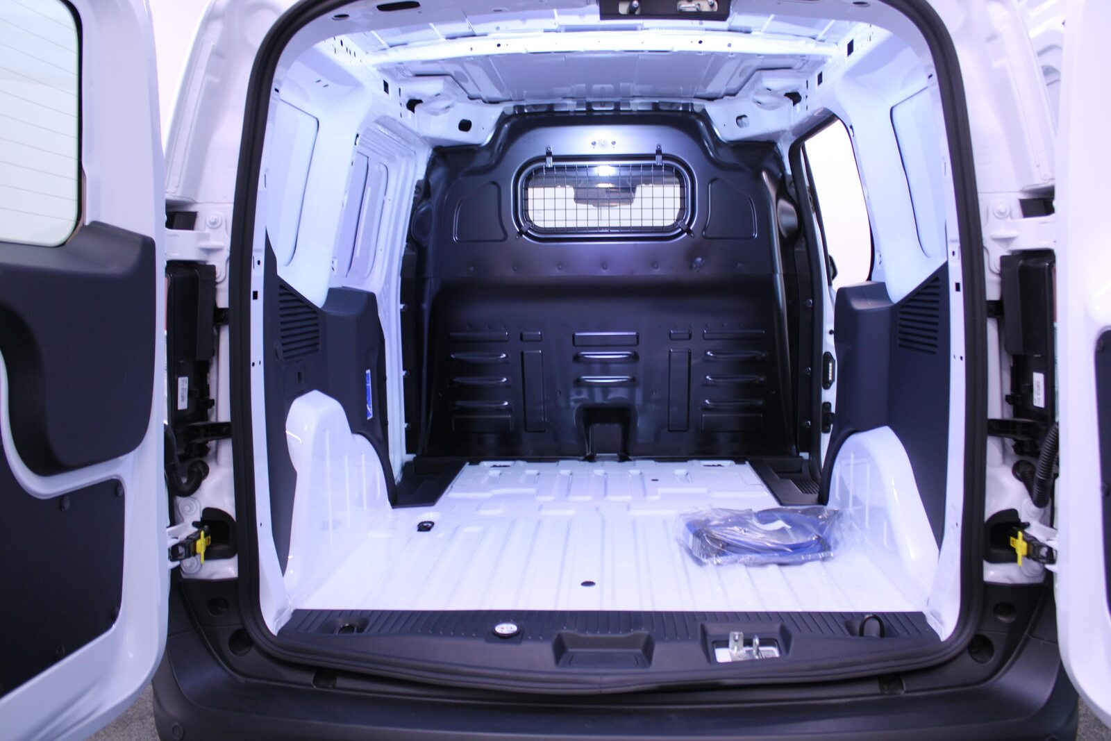FORD E-Transit Courier Van Trend, Elektro, Vorführwagen, Automatik - 6