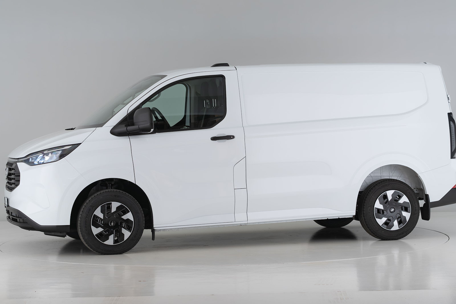 FORD Transit Custom Van 320 L1 2.5 Duratec 233PS Trend PHEV, Plug-in-Hybrid Benzin/Elektro, Neuwagen, Automatik - 5