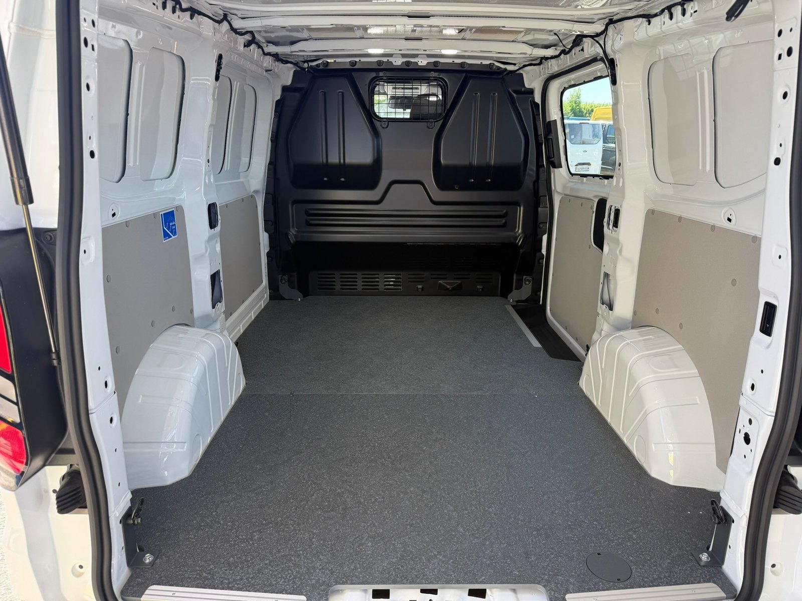 FORD Transit Custom Van PHEV 320 L1H1 Trend Automat, Plug-in-Hybrid Benzina/Elettrica, Auto nuove, Automatico - 7