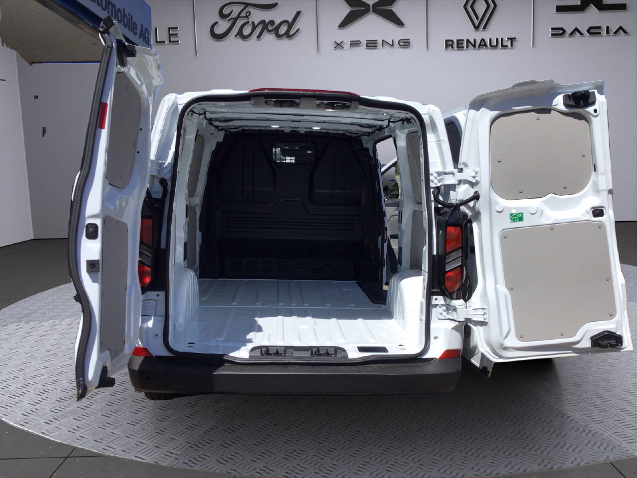 FORD Transit Custom Van 320 L1 2.5 PHEV 233 PS Trend, Plug-in-Hybrid Benzina/Elettrica, Auto nuove, Automatico - 7
