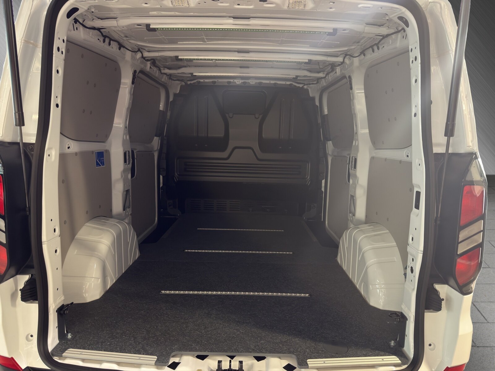 FORD Transit Custom Van 280 L1 2.0 EcoBlue Trend, Diesel, Neuwagen, Handschaltung - 6