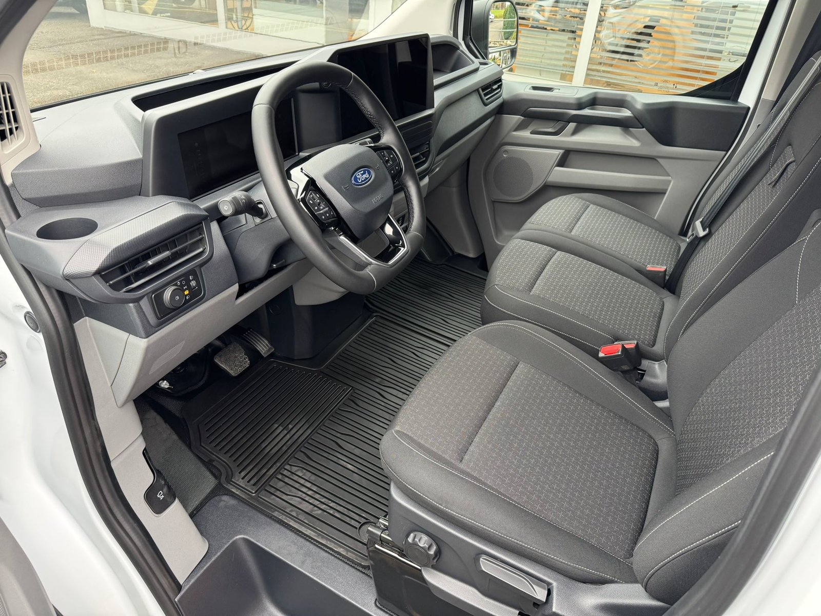 FORD Tr. Cust 320L2 Tre A 4x4, Diesel, Occasion / Gebraucht, Automatik - 2