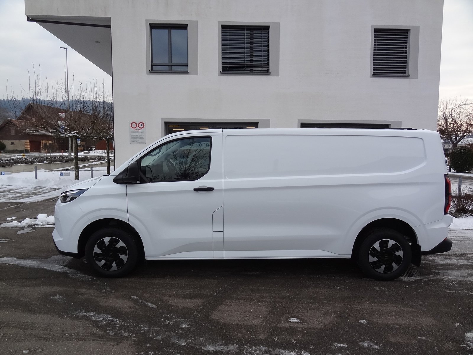 FORD Transit Custom Van 340 L2H1 65kWh Trend, Electric, Second hand / Used, Automatic - 2