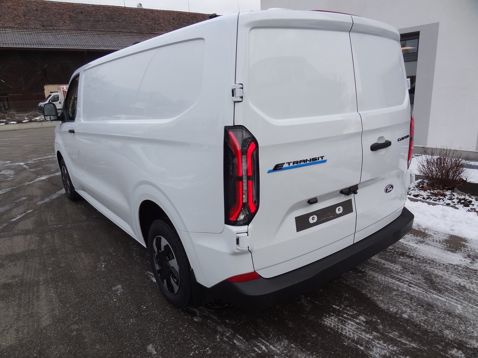 FORD Transit Custom Van 340 L2H1 65kWh Trend, Electric, Second hand / Used, Automatic - 3
