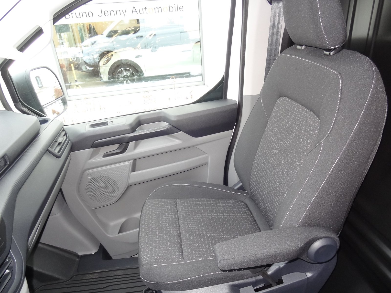FORD Transit Custom Van 340 L2H1 65kWh Trend, Electric, Second hand / Used, Automatic - 5