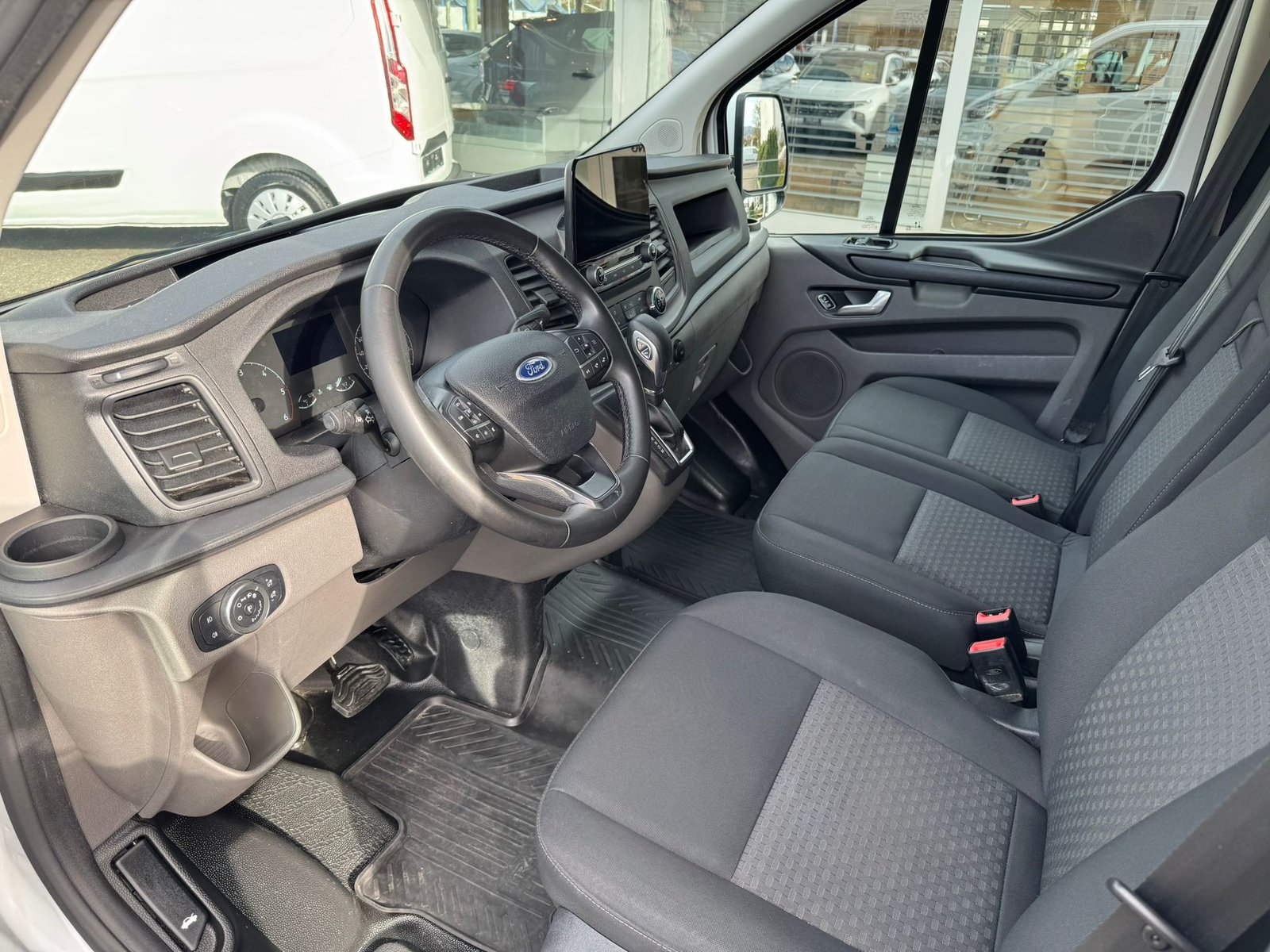 FORD Transit Cust 340 L2 Tre A, Diesel, Occasion / Gebraucht, Automatik - 2