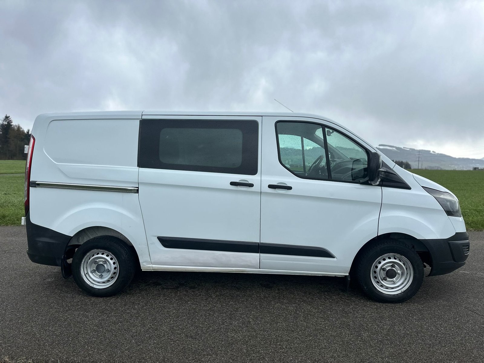 FORD Transit Custom Van 250 L1H1 Startup, Diesel, Second hand / Used, Manual - 5