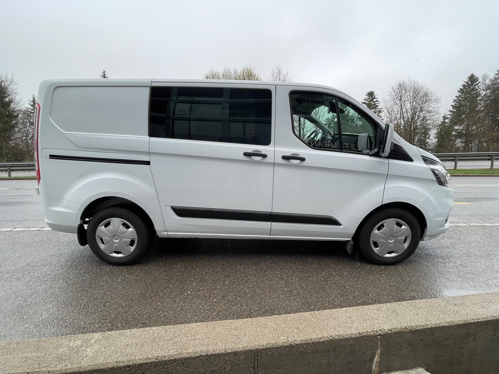 FORD Transit Custom Van 1.0 Eco Boost 340 L1H1 Trend PHEV, Plug-in-Hybrid Benzin/Elektro, Occasion / Gebraucht, Automatik - 4