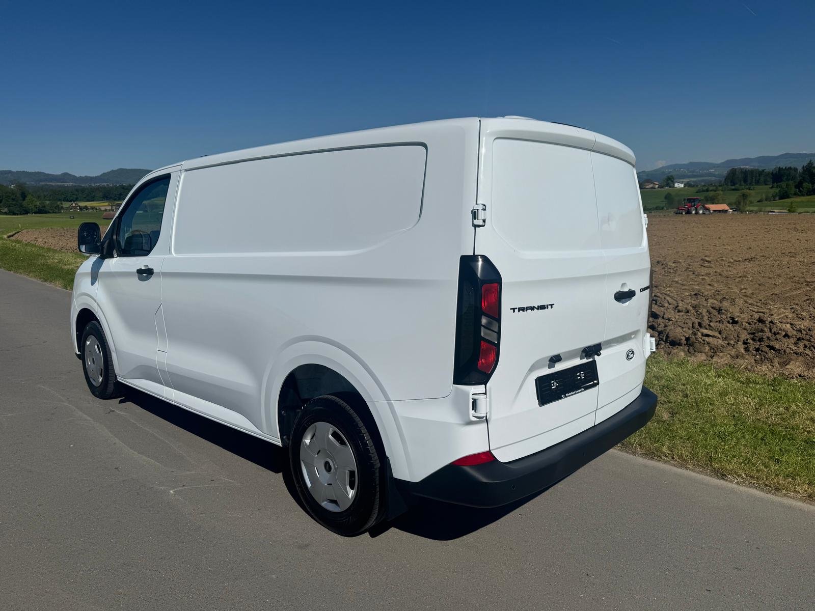 FORD Transit Custom Van 320 L1H1 Trend, Diesel, Second hand / Used, Manual - 4