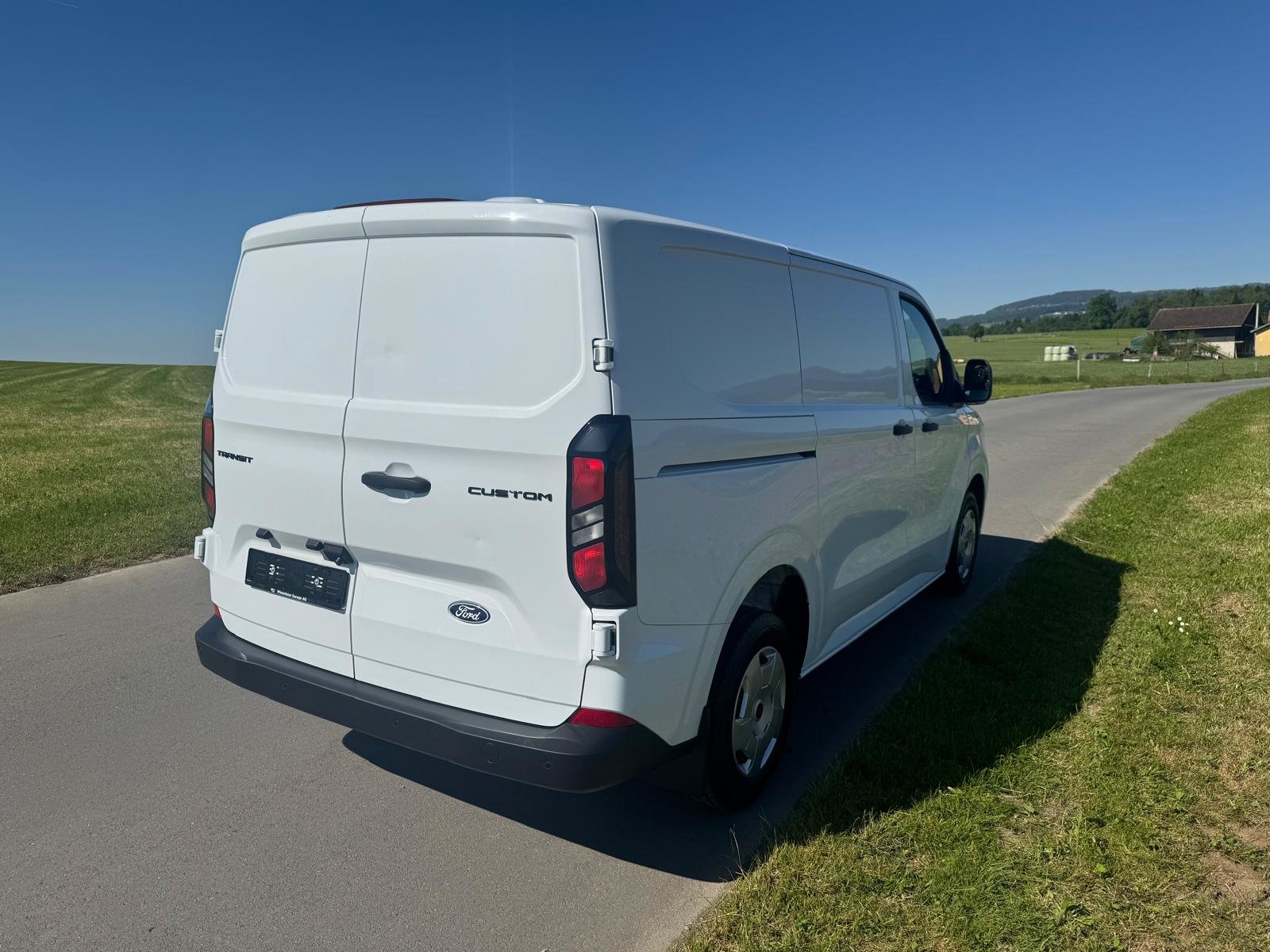 FORD Transit Custom Van 320 L1H1 Trend, Diesel, Second hand / Used, Manual - 5