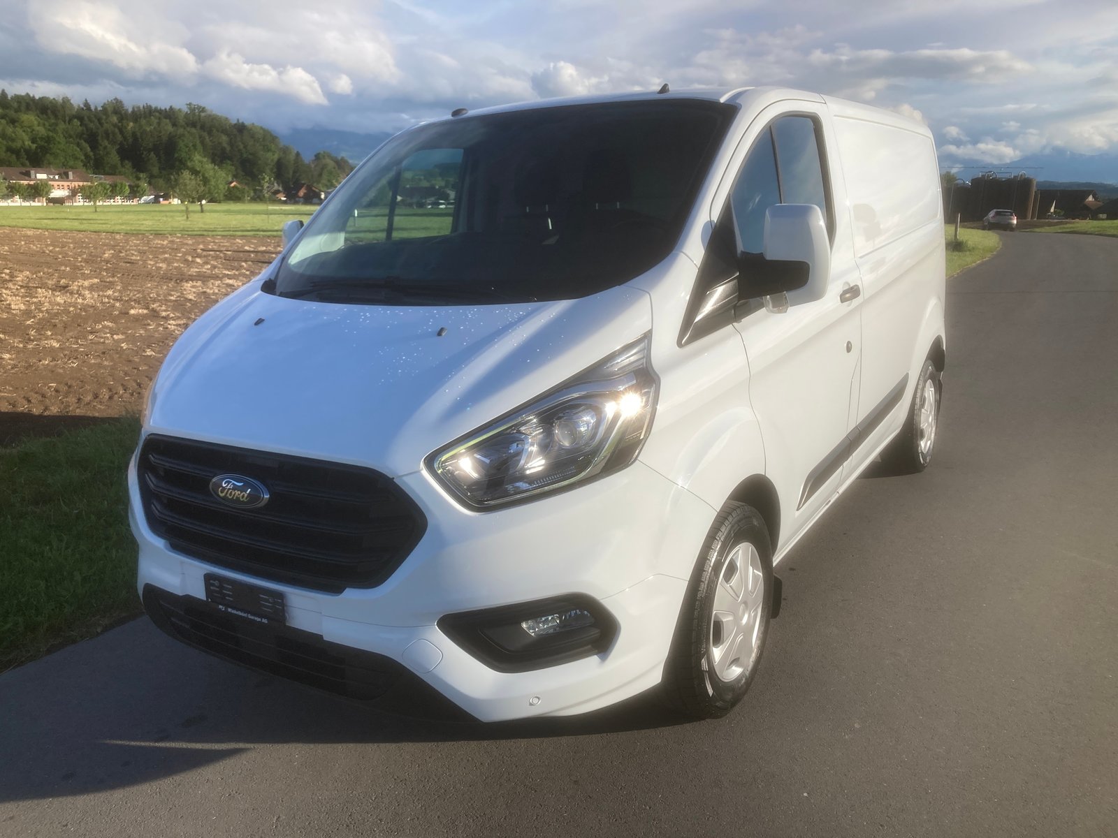 FORD Transit Custom Van 280 L1H1 Ambiente mit Anhängerkuppl