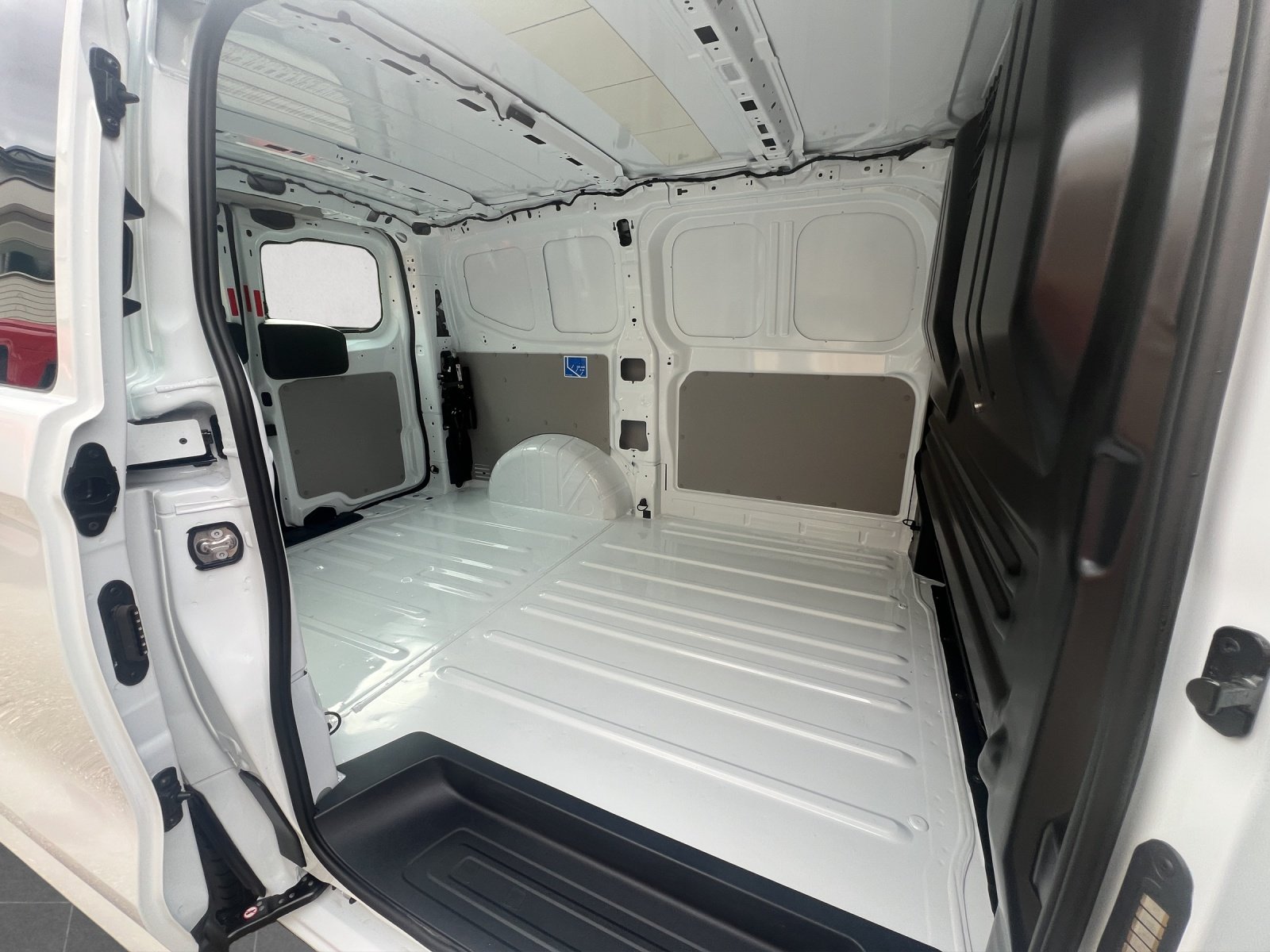 FORD Transit Custom Van 320 L1H1 Trend A, Diesel, Ex-demonstrator, Automatic - 6