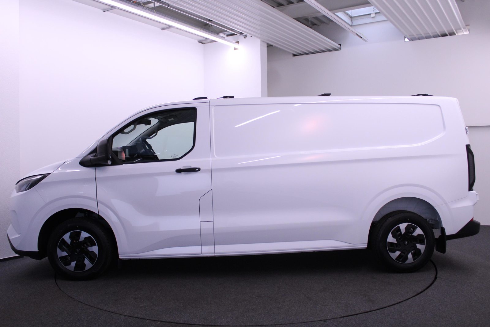 FORD E-Transit C Van 320 L1 Trend, Électrique, Occasion / Utilisé, Automatique - 2