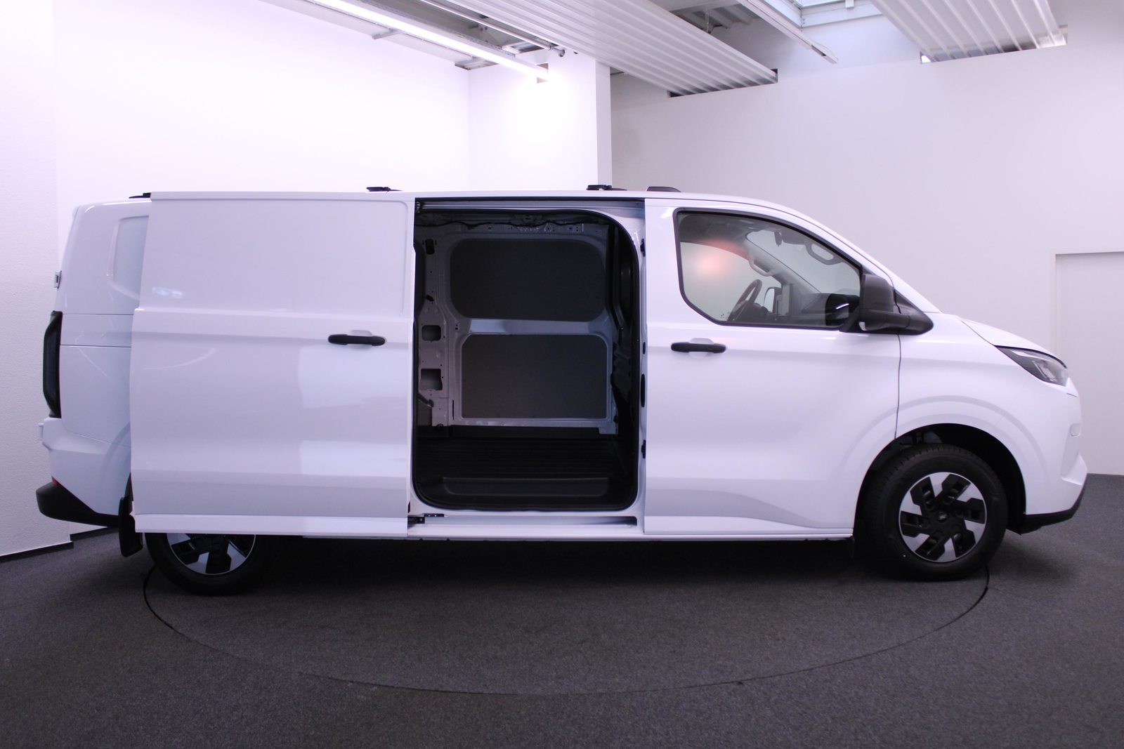 FORD E-Transit C Van 320 L1 Trend, Électrique, Occasion / Utilisé, Automatique - 4