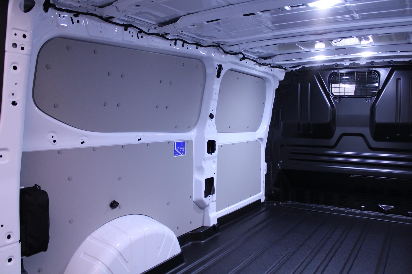 FORD E-Transit C Van 320 L1 Trend, Électrique, Occasion / Utilisé, Automatique - 7