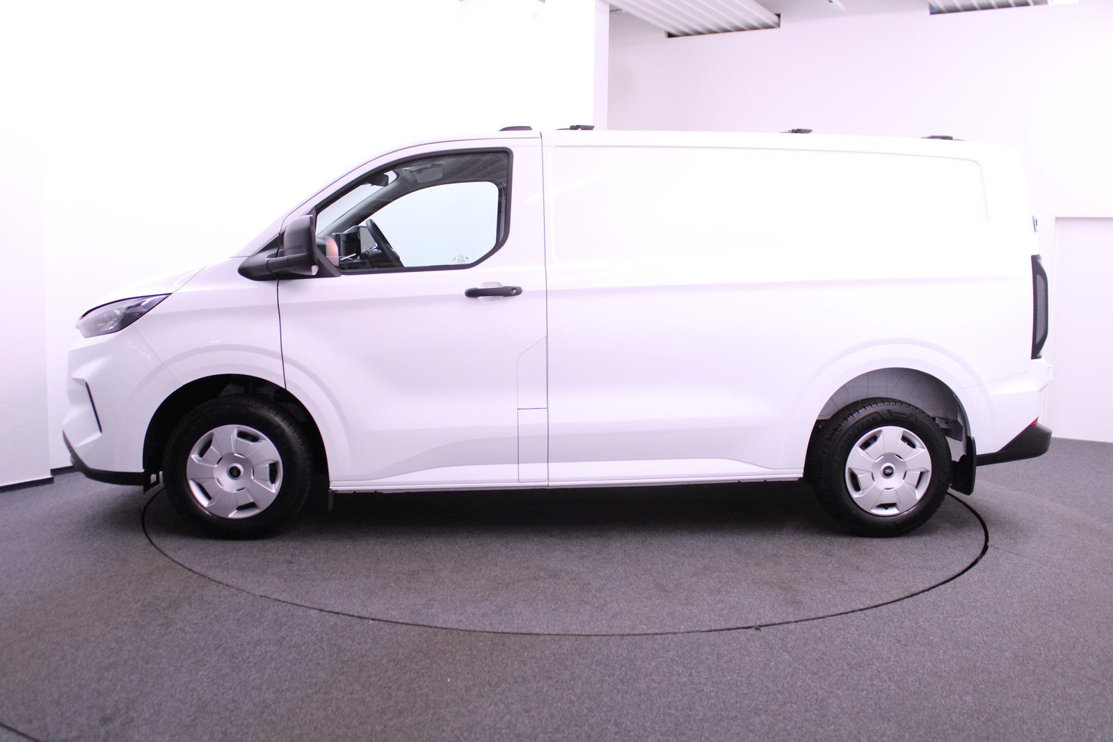 FORD Transit C Van 320 L1 2.0 EcoBlue 136 Trend, Diesel, Ex-demonstrator, Automatic - 3