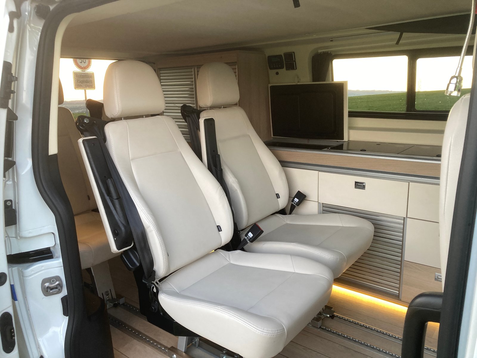 FORD Transit Custom 320 L1H1 Camper A Dreamer Cap Nugget, Diesel, Occasion / Utilisé, Automatique - 7