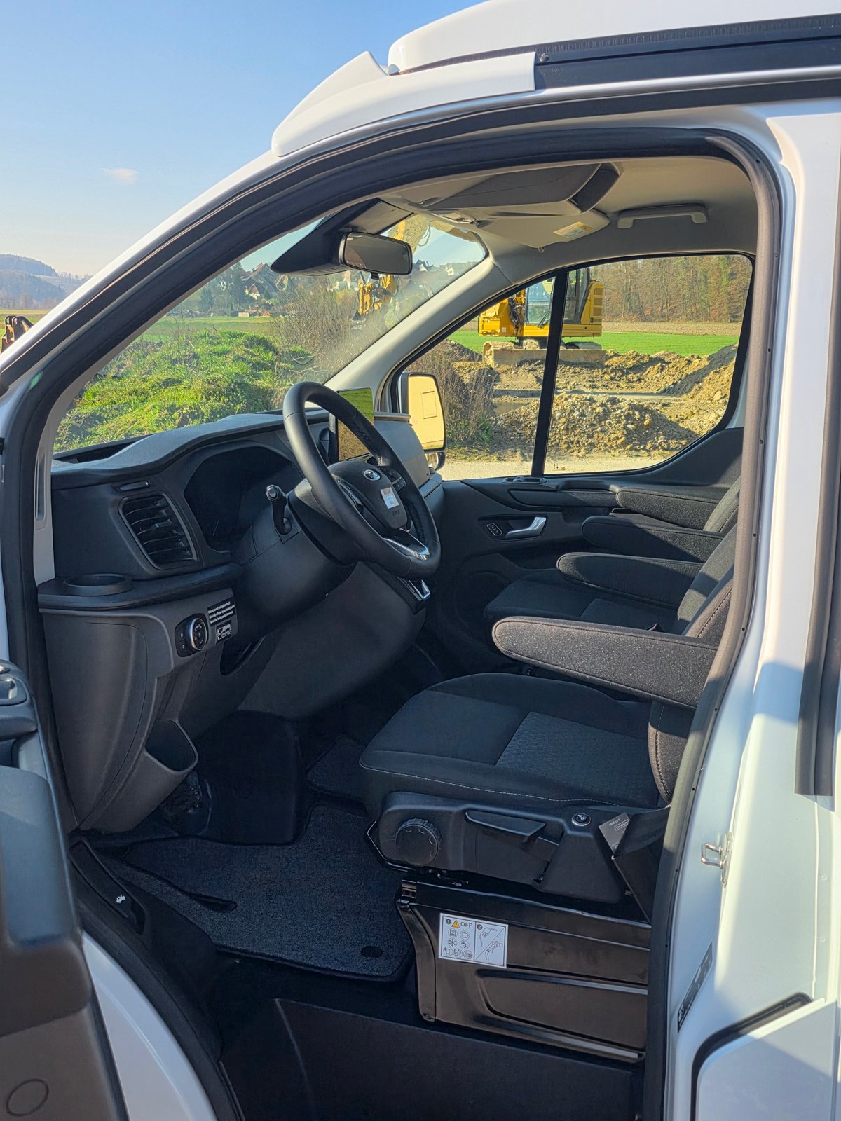 FORD Nugget Plus 340 L2H1 Automatic, Diesel, Ex-demonstrator, Automatic - 7
