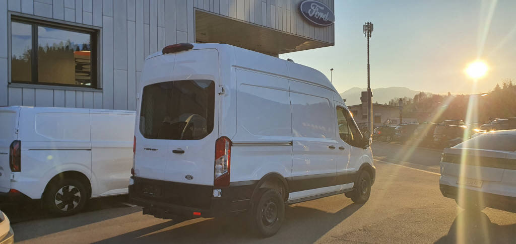FORD Transit Van 350 L2H3 2.0 EcoBlue 165 Trend, Diesel, Auto nuove, Automatico - 2