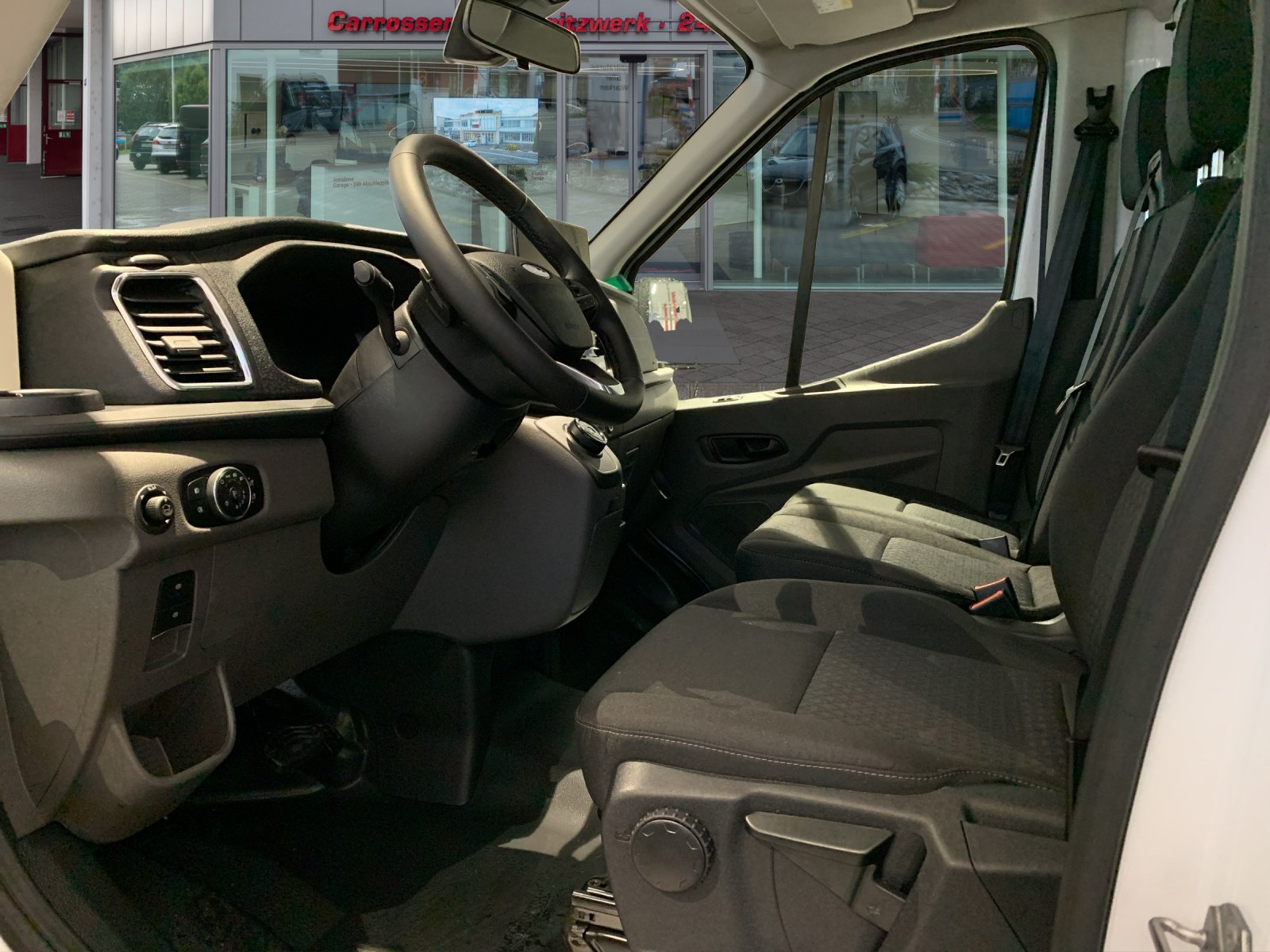 FORD Transit Kab.-Ch. 350 L2 2.0 EcoBlue 130 Trend, Diesel, Voiture nouvelle, Automatique - 7