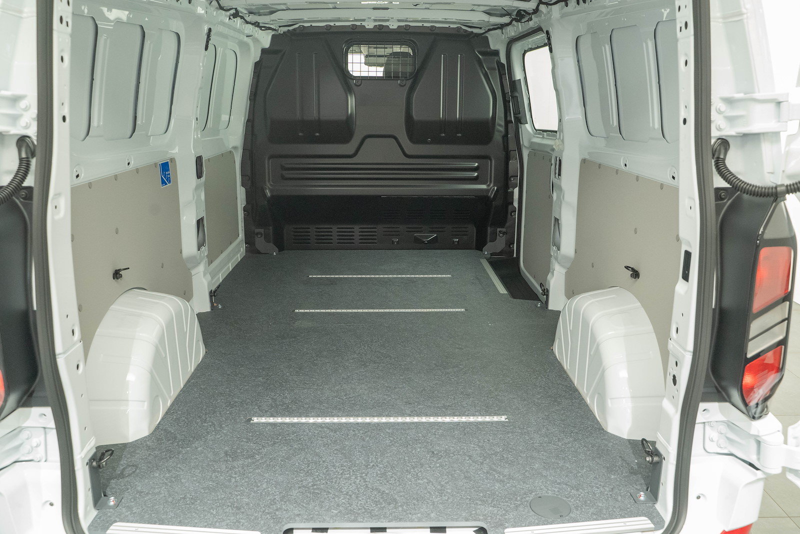 FORD Transit C Van 320 L2 2.0 EcoBlue 136 Trend, Diesel, Voiture nouvelle, Automatique - 5
