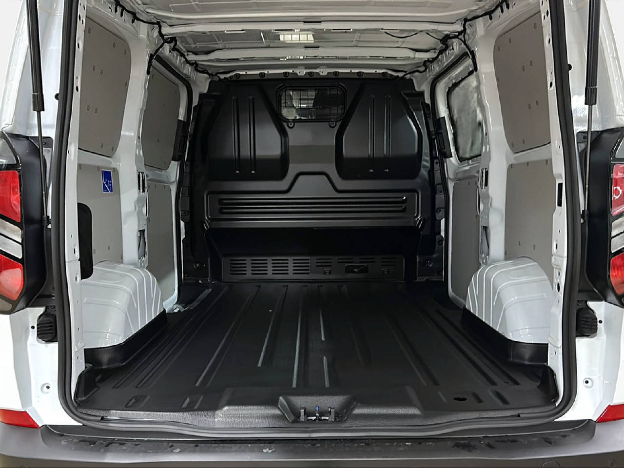 FORD Transit C Van 320 L1 2.0 EcoBlue 136 Basis, Diesel, Voiture nouvelle, Manuelle - 6