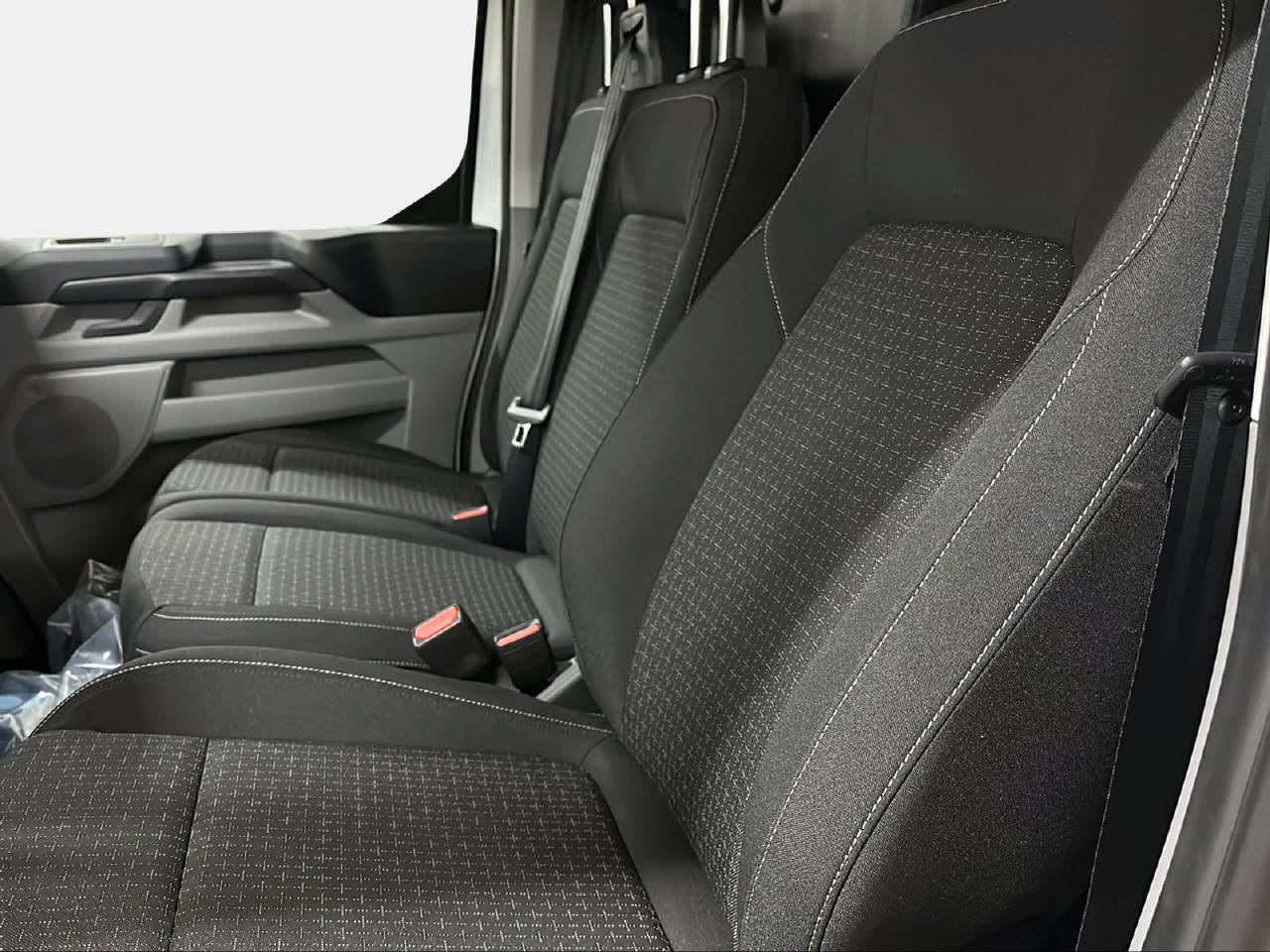 FORD Transit C Van 320 L1 2.0 EcoBlue 136 Trend, Diesel, New car, Automatic - 2