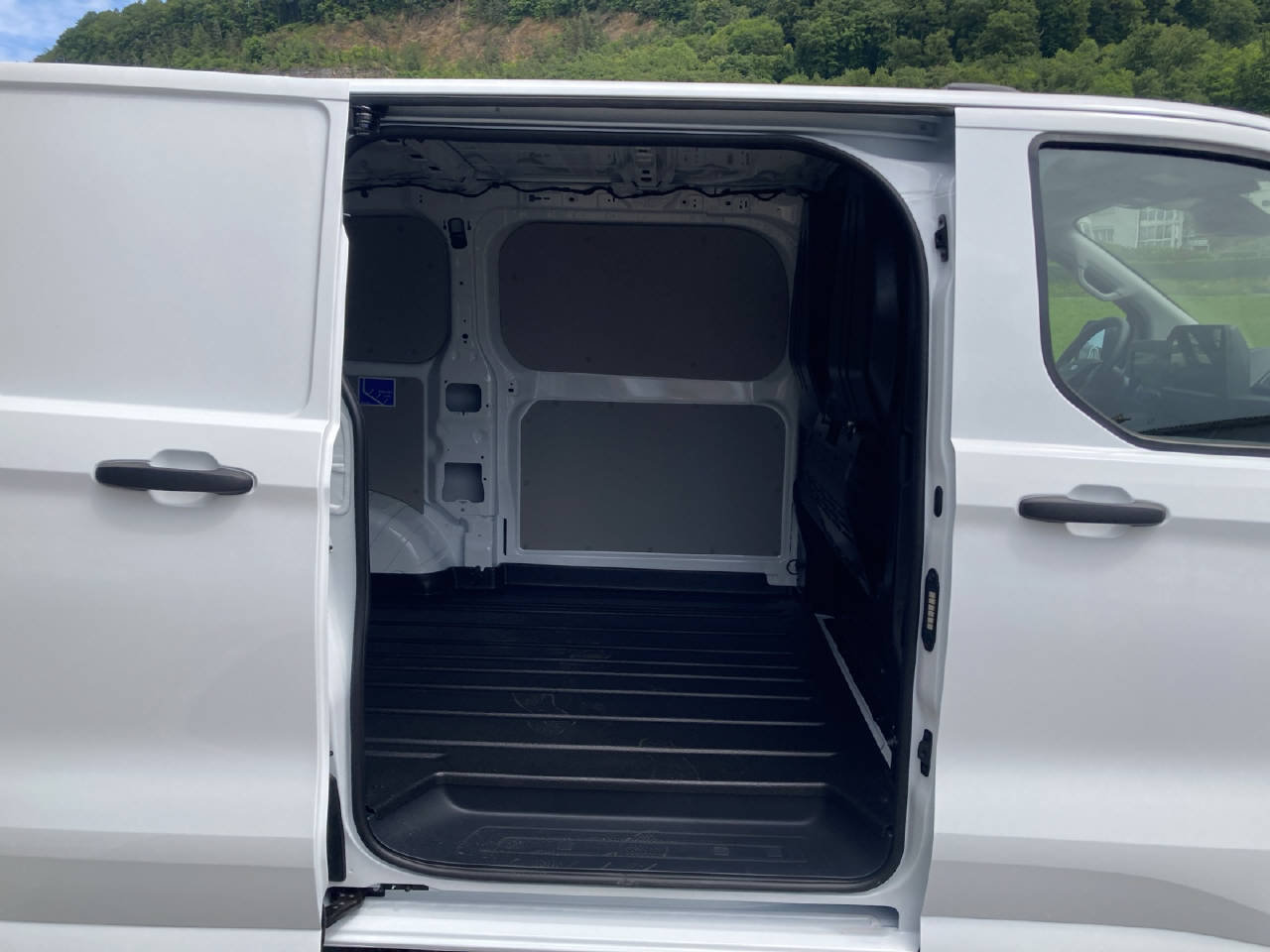FORD Transit C Van 320 L1 2.5 Duratec 233 Trend PHEV, Plug-in-Hybrid Benzina/Elettrica, Auto nuove, Automatico - 4