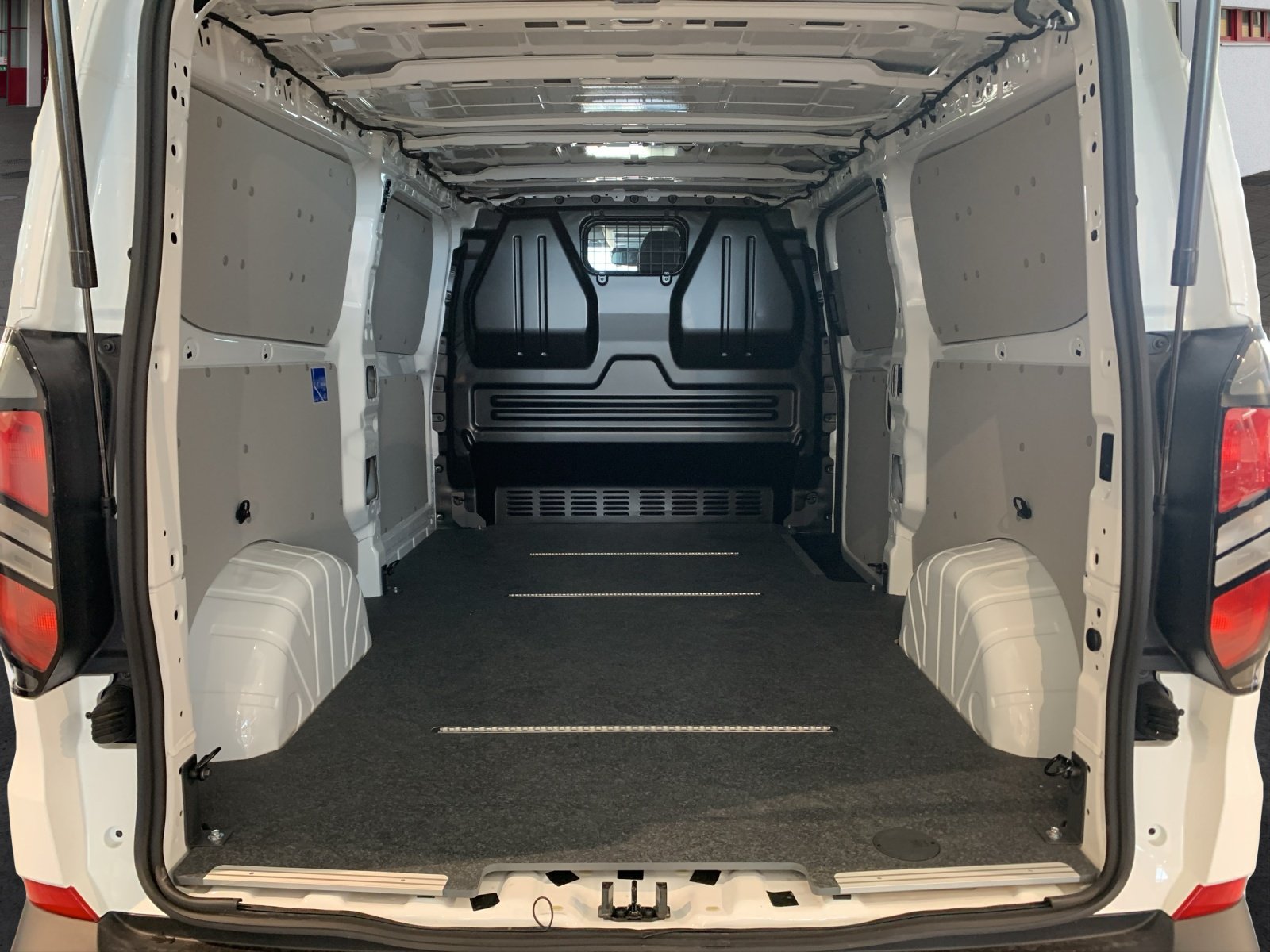 FORD Transit C Van 320 L2 2.0 EcoBlue 136 Trend, Diesel, Voiture nouvelle, Automatique - 7