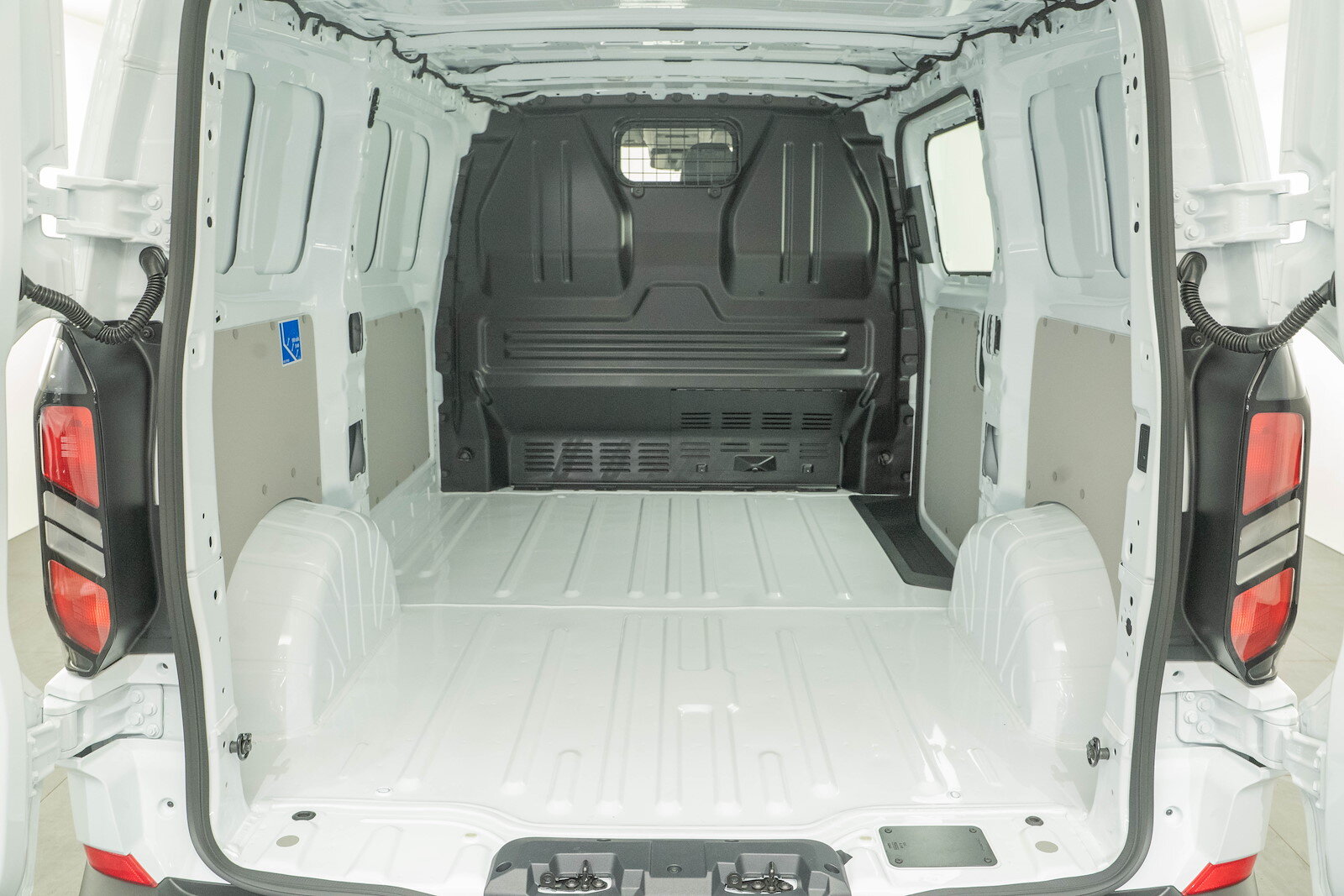 FORD Transit C Van 320 L1 2.0 EcoBlue 136 Trend 4x4, Diesel, Auto nuove, Automatico - 5
