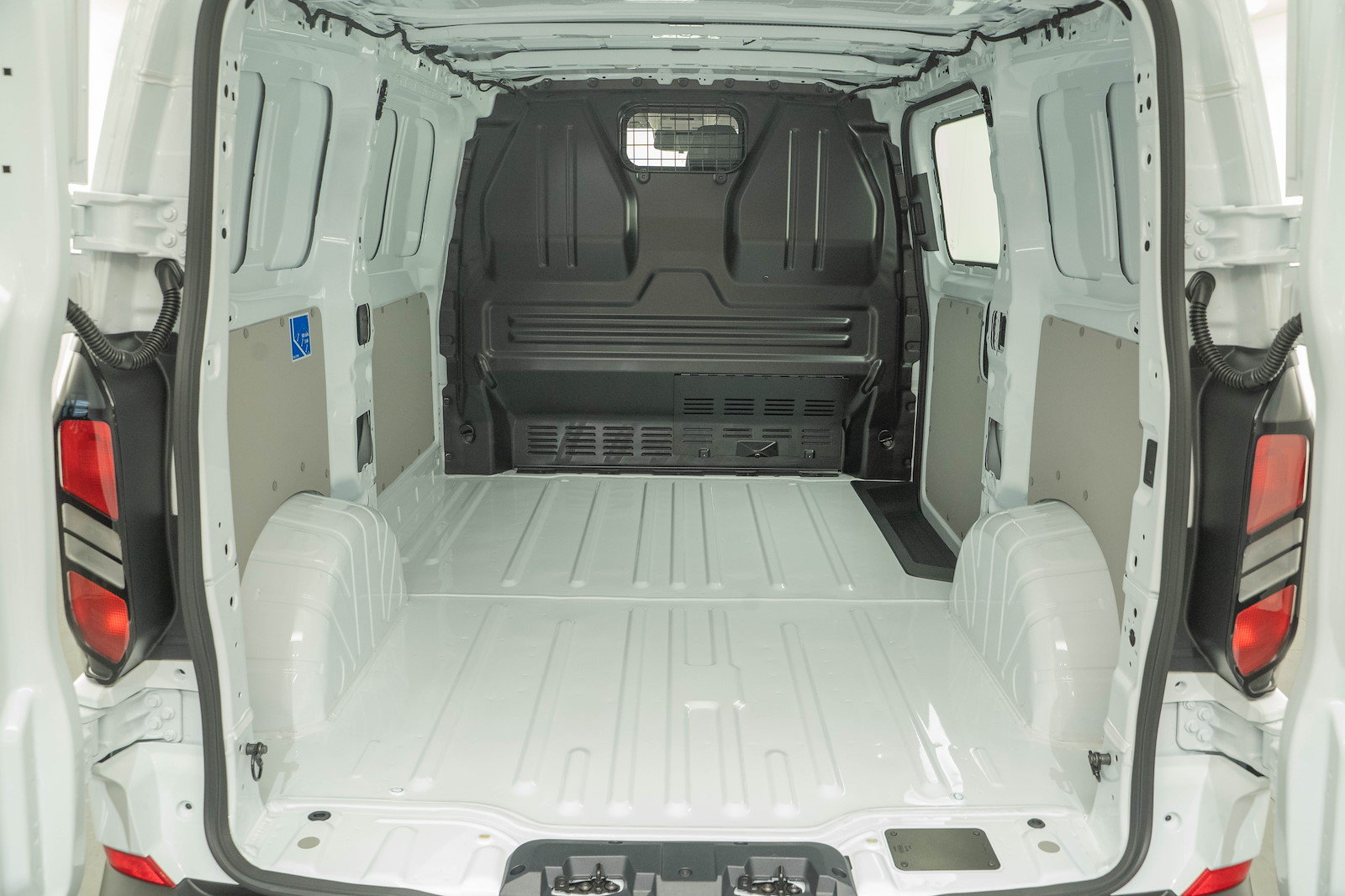 FORD Transit C Van 320 L1 2.0 EcoBlue 136 Trend 4x4, Diesel, New car, Automatic - 5