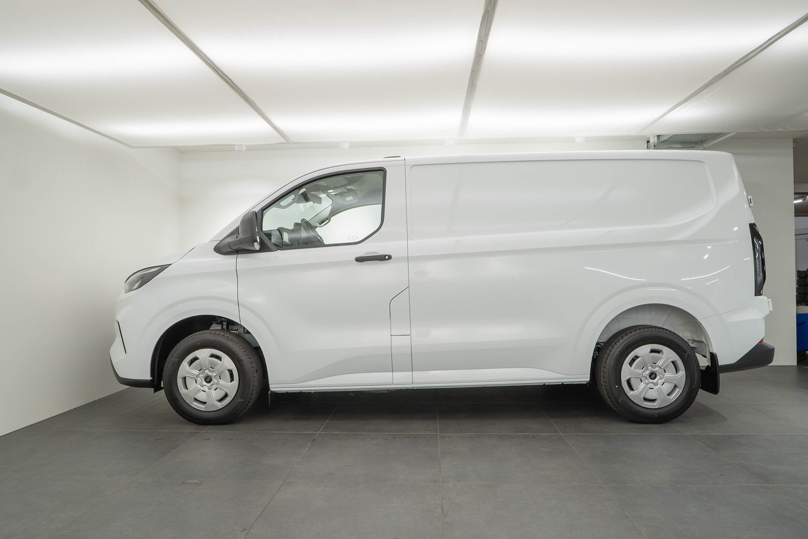FORD Transit C Van 320 L1 2.0 EcoBlue 136 Trend, Diesel, New car, Manual - 3