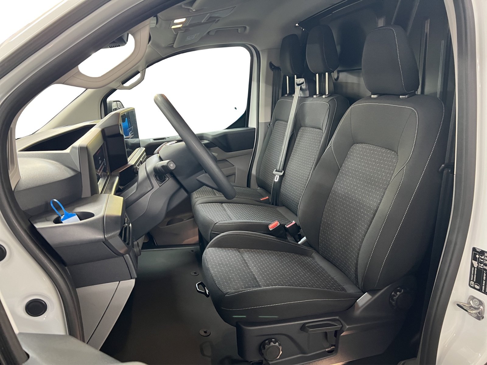 FORD Transit C van 320 L1 2.5 Durat, Plug-in-Hybrid Benzin/Elektro, Neuwagen, Automatik - 5