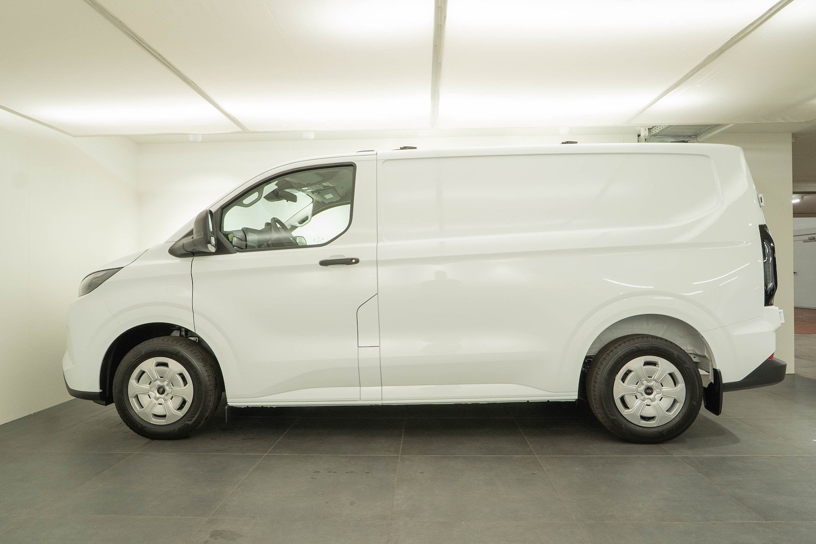 FORD Transit C Van 320 L1 2.5 Duratec 233 Trend PHEV, Hybride Rechargeable Essence/Électricité, Voiture nouvelle, Automatique - 3