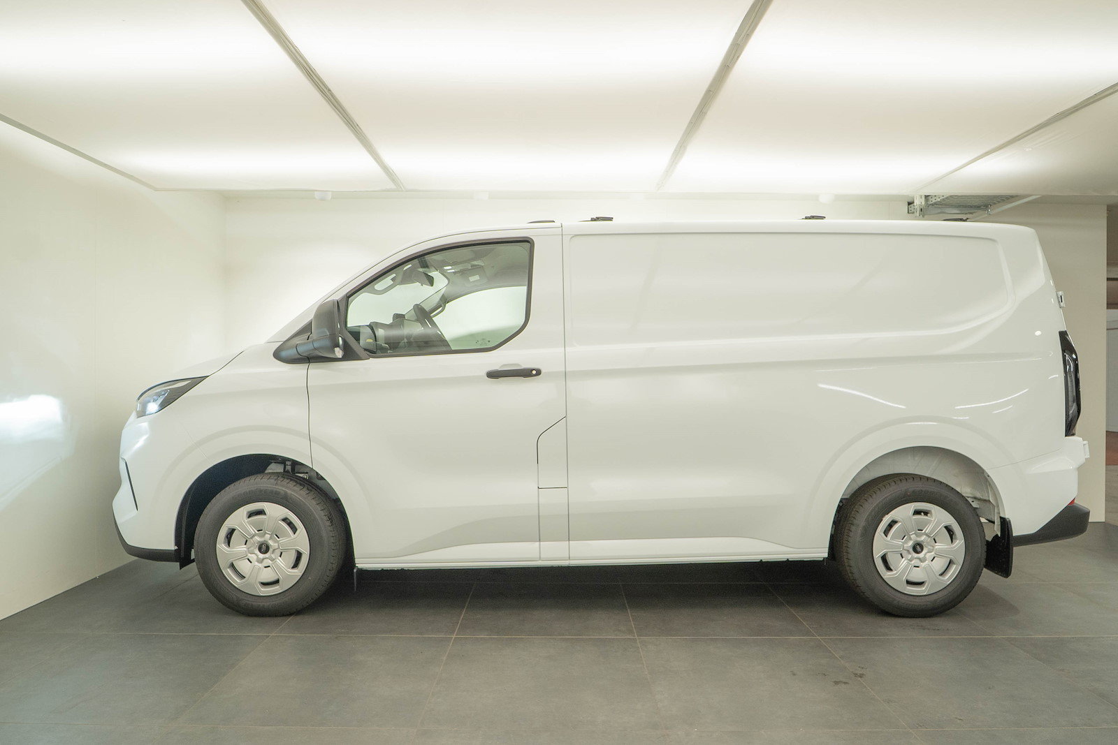 FORD Transit C Van 320 L1 2.0 EcoBlue 136 Trend 4x4, Diesel, Voiture nouvelle, Automatique - 3