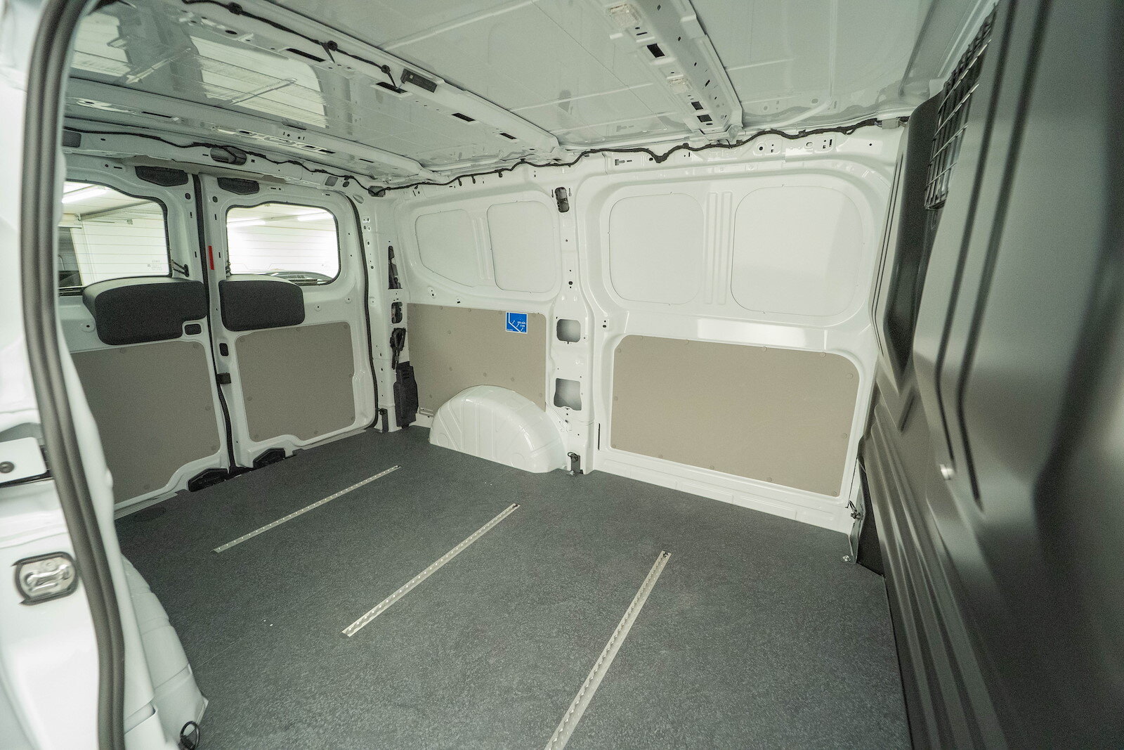 FORD Transit C Van 320 L1 2.5 Duratec 233 Trend PHEV, Plug-in-Hybrid Petrol/Electric, New car, Automatic - 6