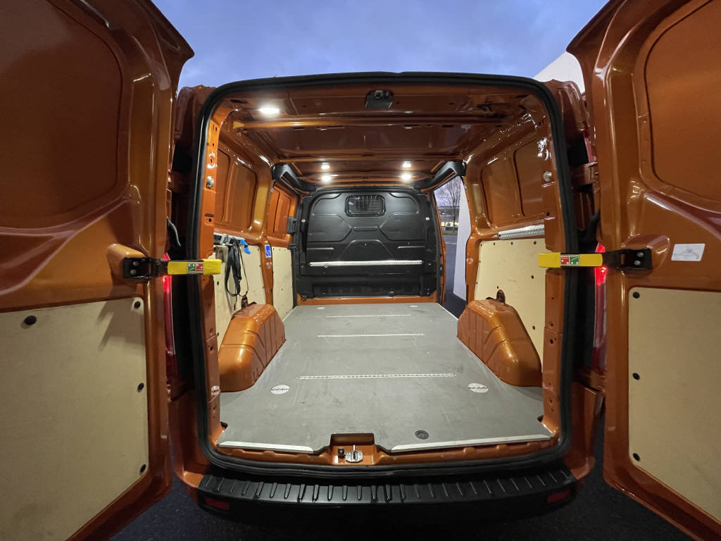 FORD Transit C Van 340 L1 1.0 EcoBoost Trend PHEV, Plug-in-Hybrid Benzin/Elektro, Occasion / Gebraucht, Automatik - 5
