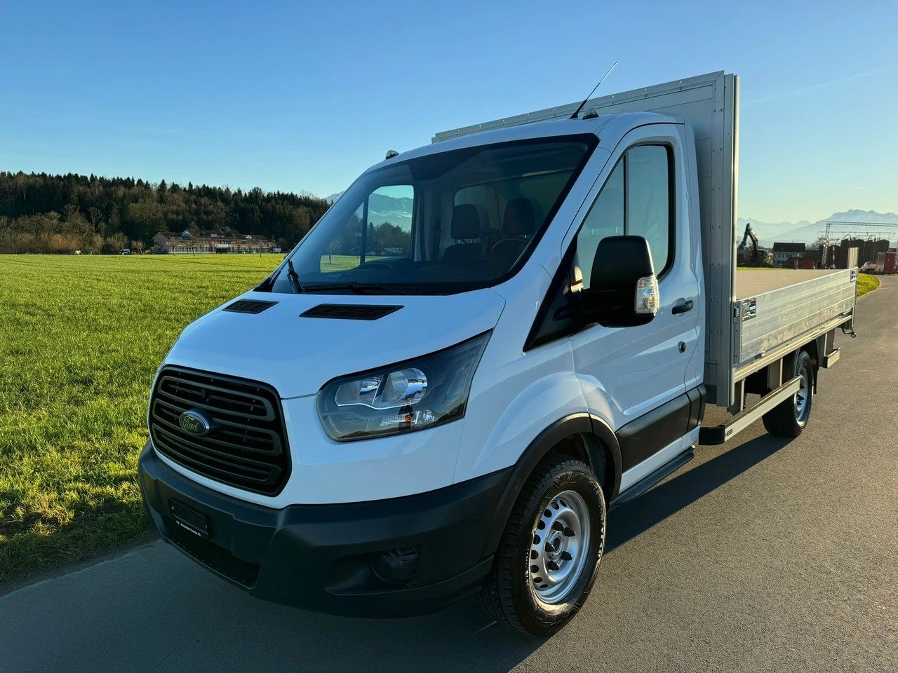 FORD Transit 350 L2 Ambiente 2.0 TDCi 130 Brücke mit Anhängerkupp, Diesel, Occasion / Gebraucht, Handschaltung