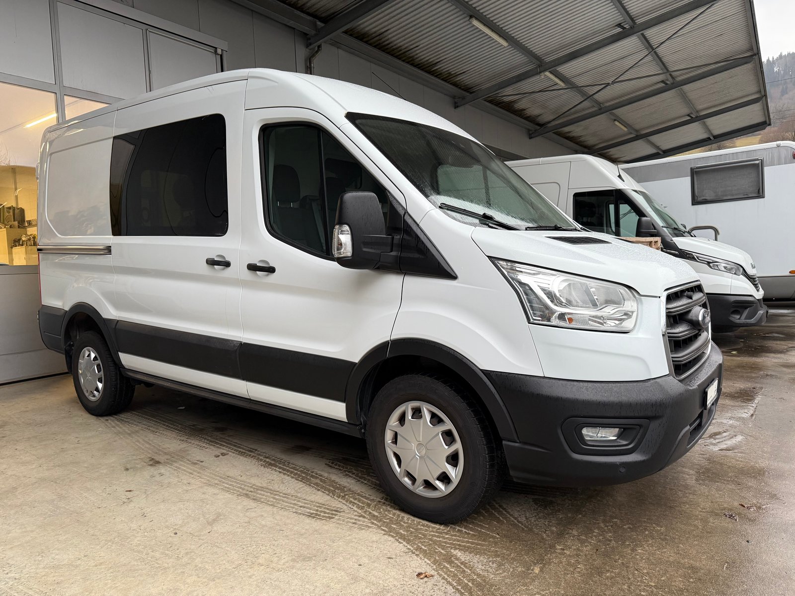 FORD Transit Van 350 L2 Limited 2.0 TDCi 185 FWD