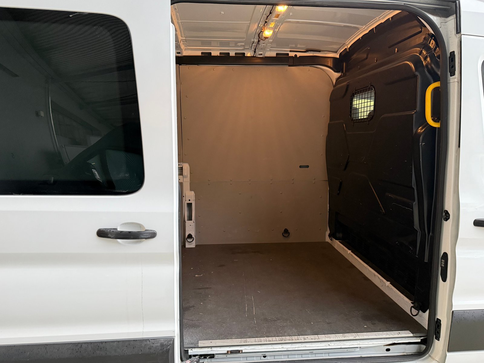 FORD Transit Van 350 L2 Limited 2.0 TDCi 185 FWD, Diesel, Occasion / Utilisé, Manuelle - 5