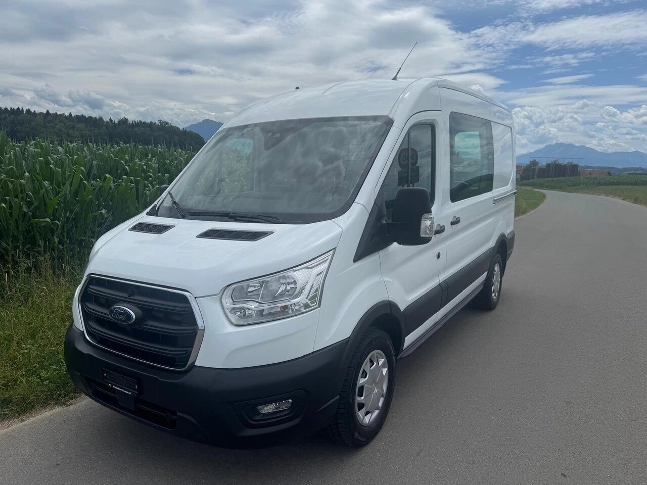 FORD Transit Van 350 L2 Trend 2.0 TDCi 130 4WD mit Anhänger