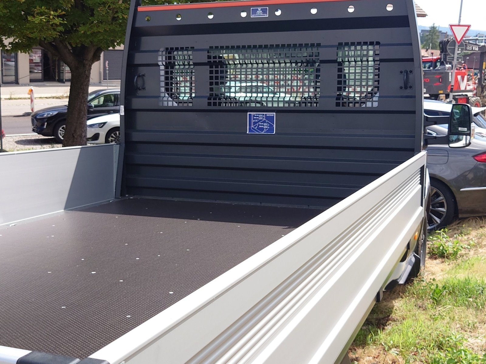 FORD TRANSIT C/CAB 350L TREND 67KWH 200 RWD, Elettrica, Auto dimostrativa, Automatico - 2