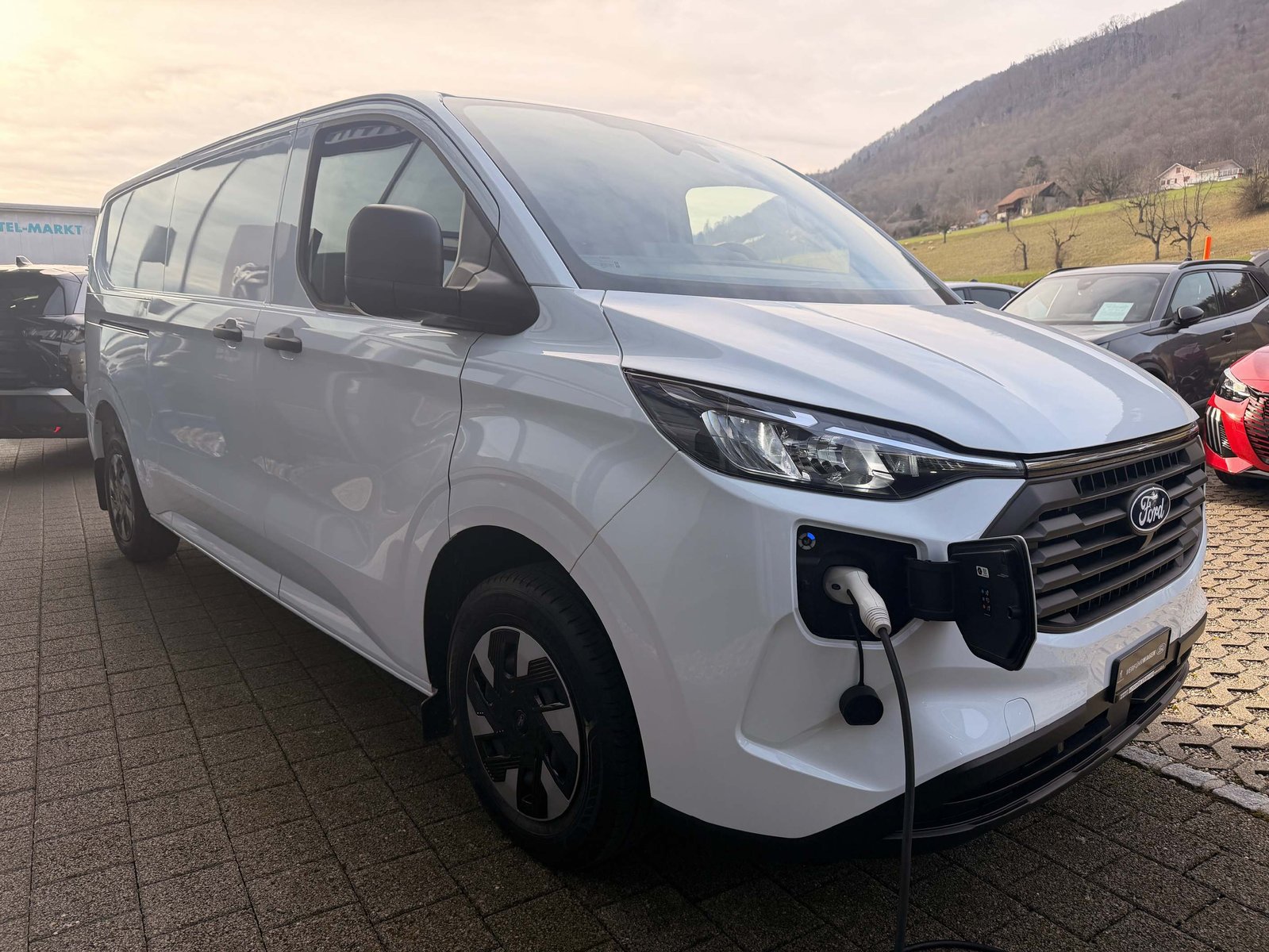 FORD Transit C Van 320 L2 2.5 Duratec 233 Trend PHEV, Hybride Rechargeable Essence/Électricité, Voiture de démonstration, Automatique - 4