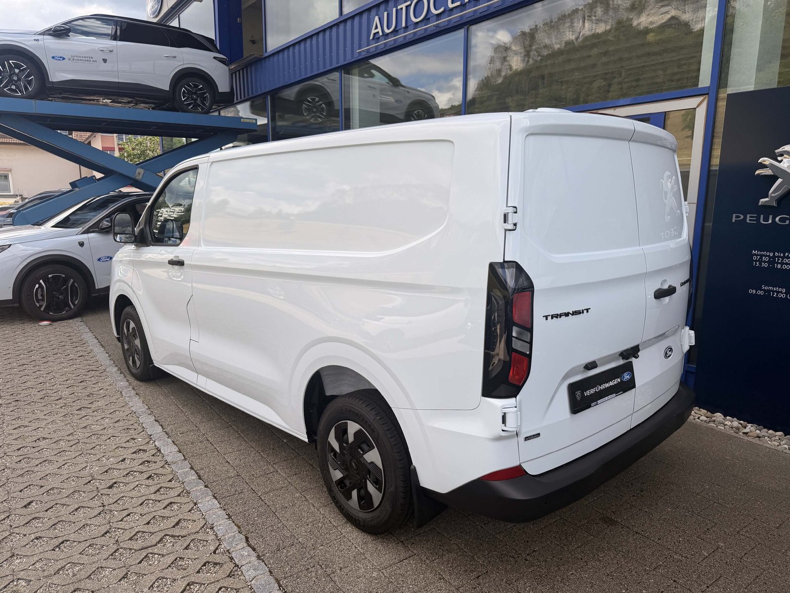 FORD Transit C Van 320 L1 2.5 Duratec 233 Trend PHEV, Plug-in-Hybrid Petrol/Electric, Ex-demonstrator, Automatic - 7